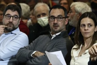 Διαλύεται η Κοινοβουλευτική Ομάδα της Νέας Αριστεράς μετά από μαζικές αποχωρήσεις