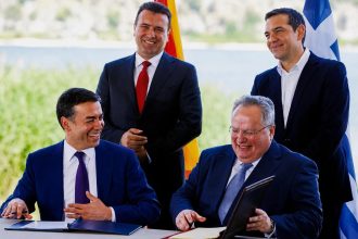Ο "αρχιτέκτονας" της προδοσίας της Μακεδονίας μας δεν μπορεί να είναι τιμητής!